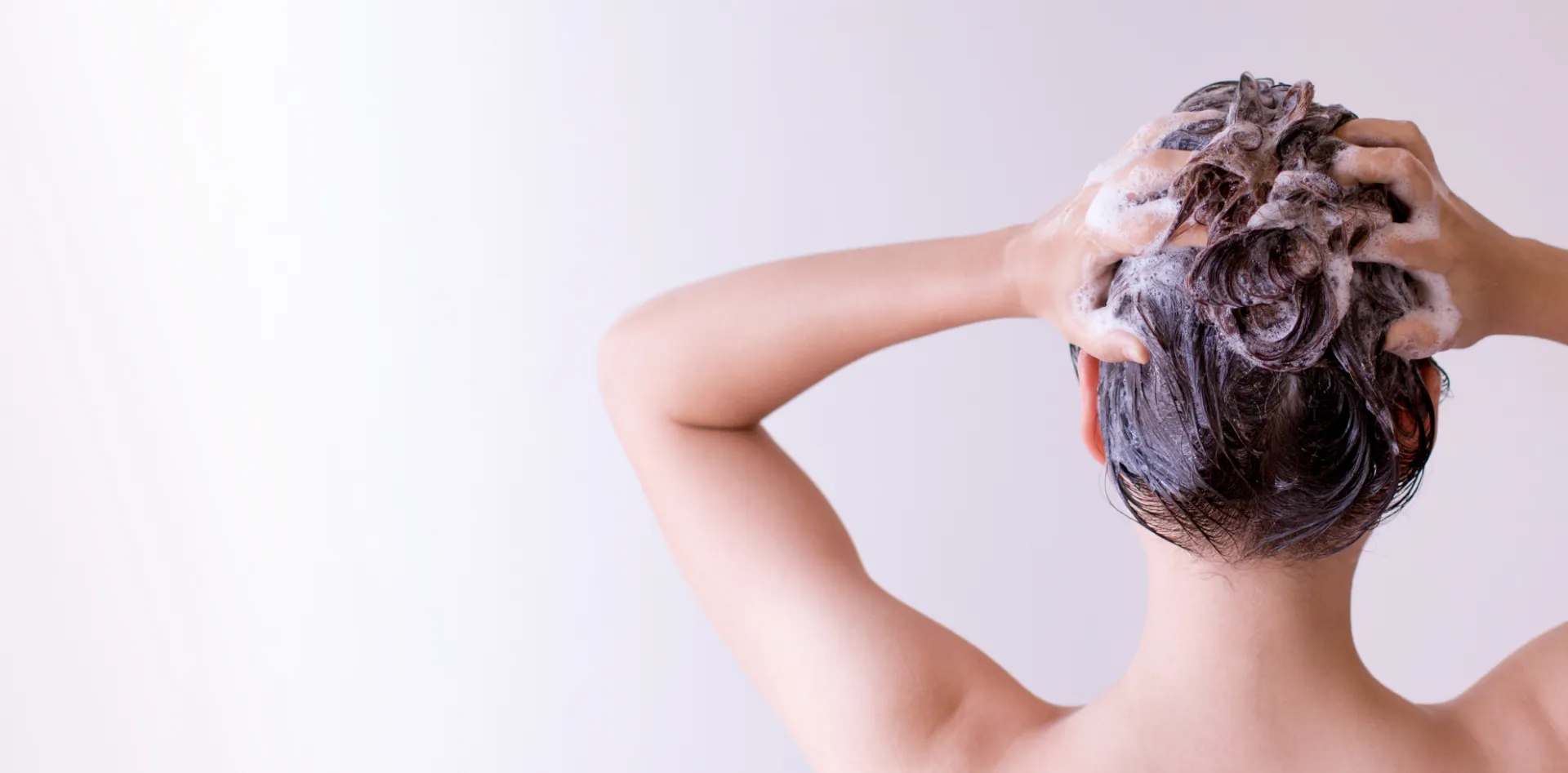Shampooing hair